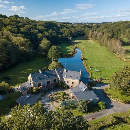 Le Moulin Des Hirondelles Bed & Breakfast Pluvigner Eksteriør bilde